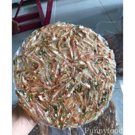 Bánh Tráng Cá Cơm